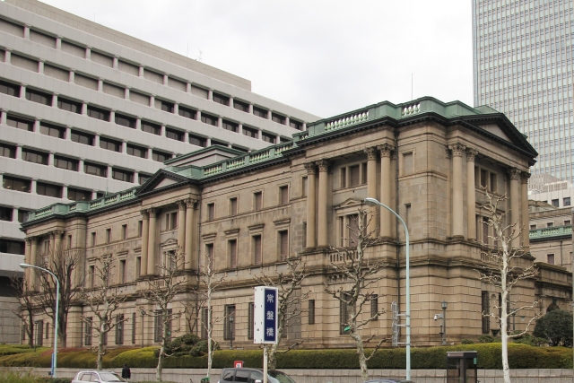 円安加速！【日銀の利上げ見送り決定】がもたらす影響